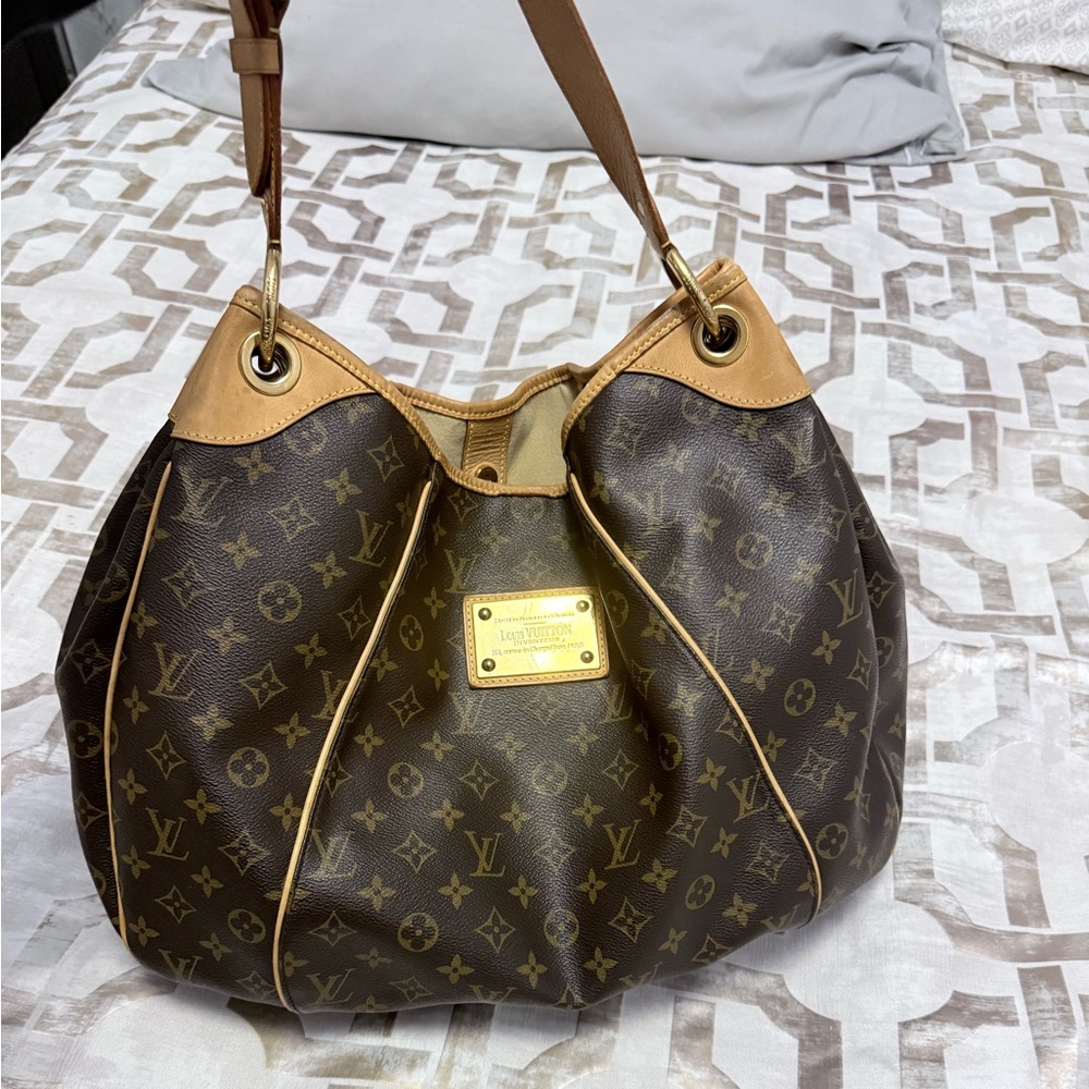 Louis Vuitton Galleria GM